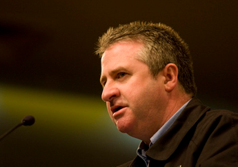 Hinch’s cowardly act creates havoc for working people and the industry